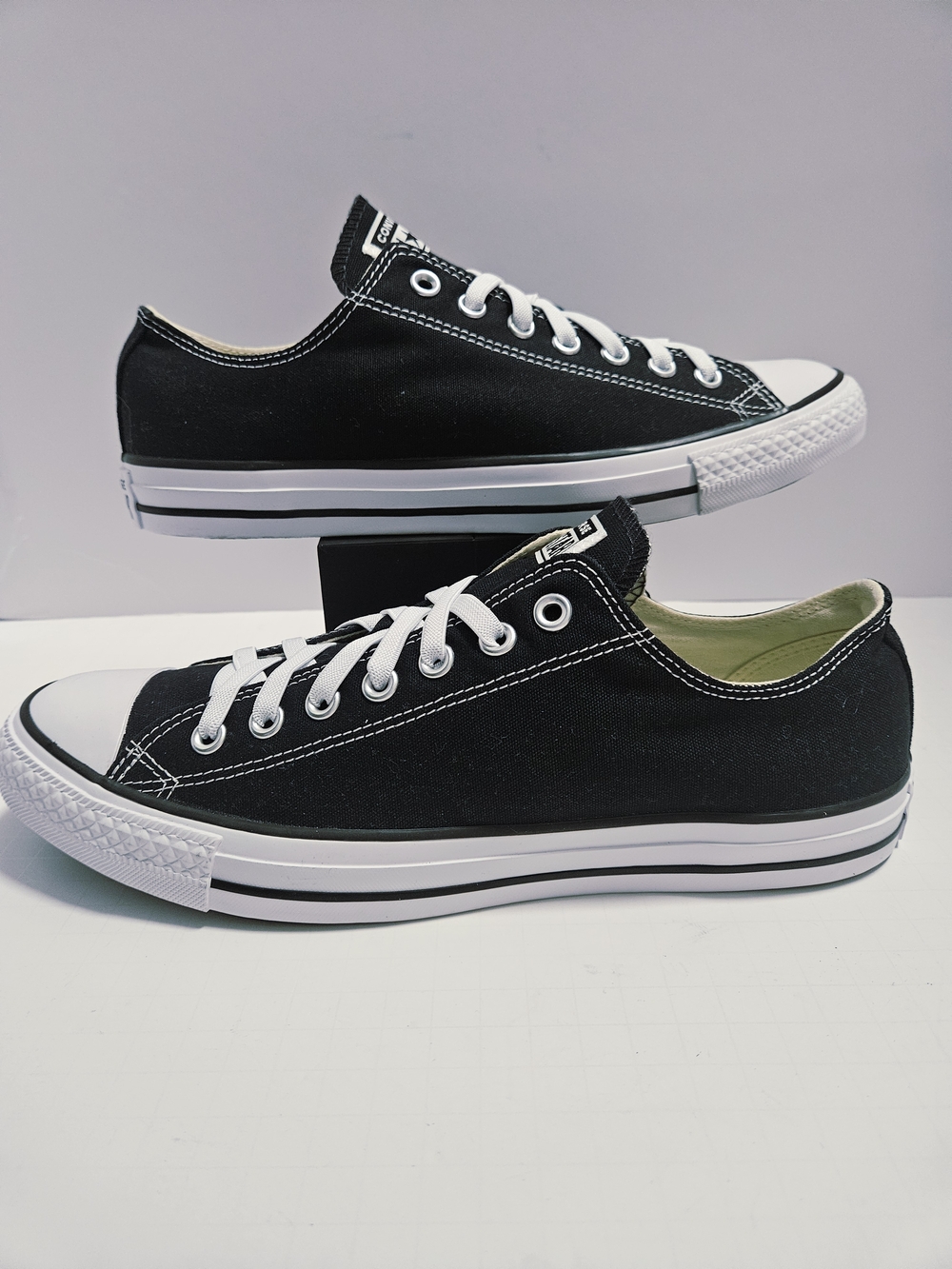 Converse Chuck Taylor All Star Low Top Black White Men's 10.5 / Women's 12.5 - Picture 4 of 10